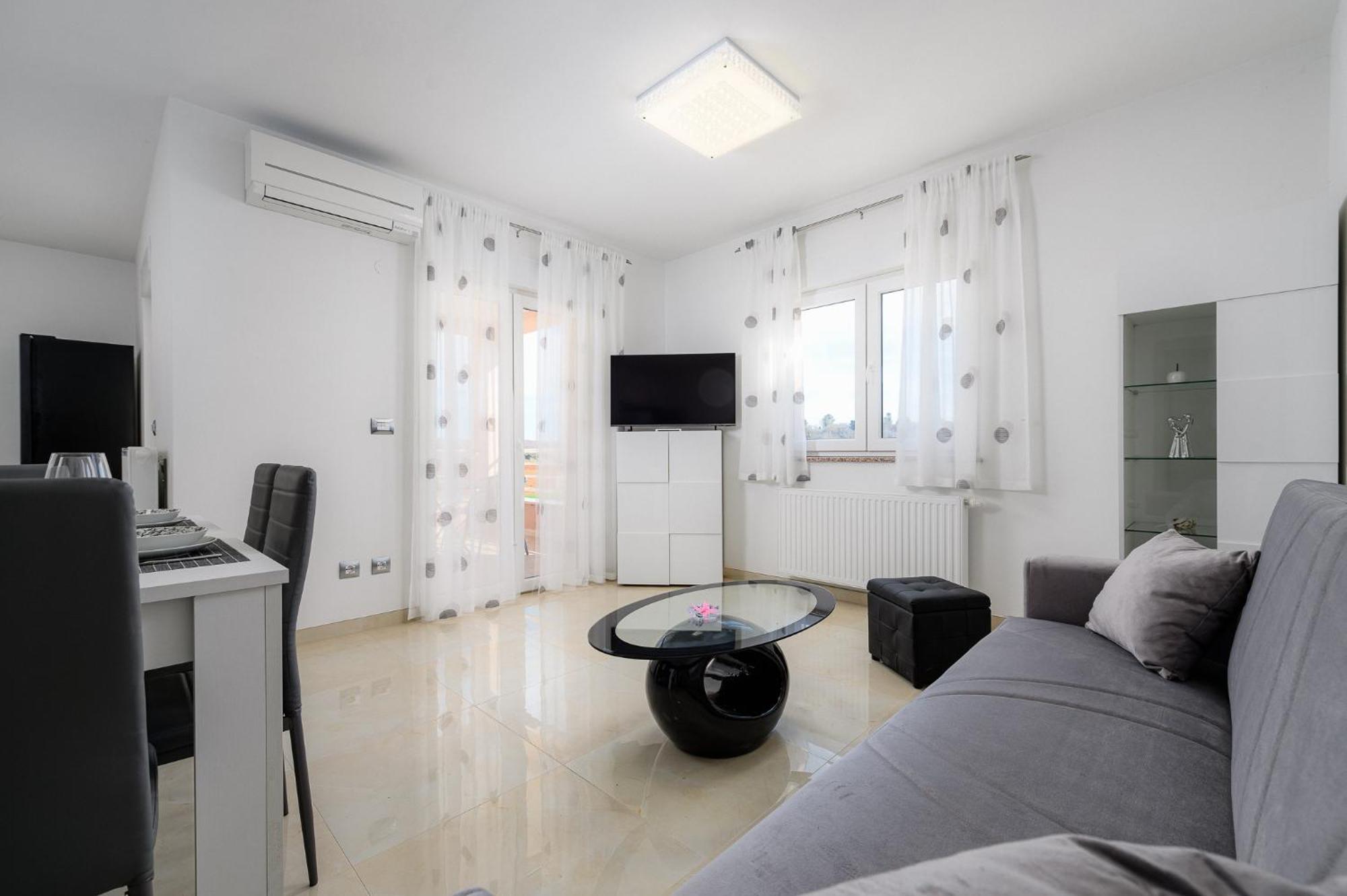 Stancija Amorozo 5 - Apartment N. 7 Пореч Экстерьер фото