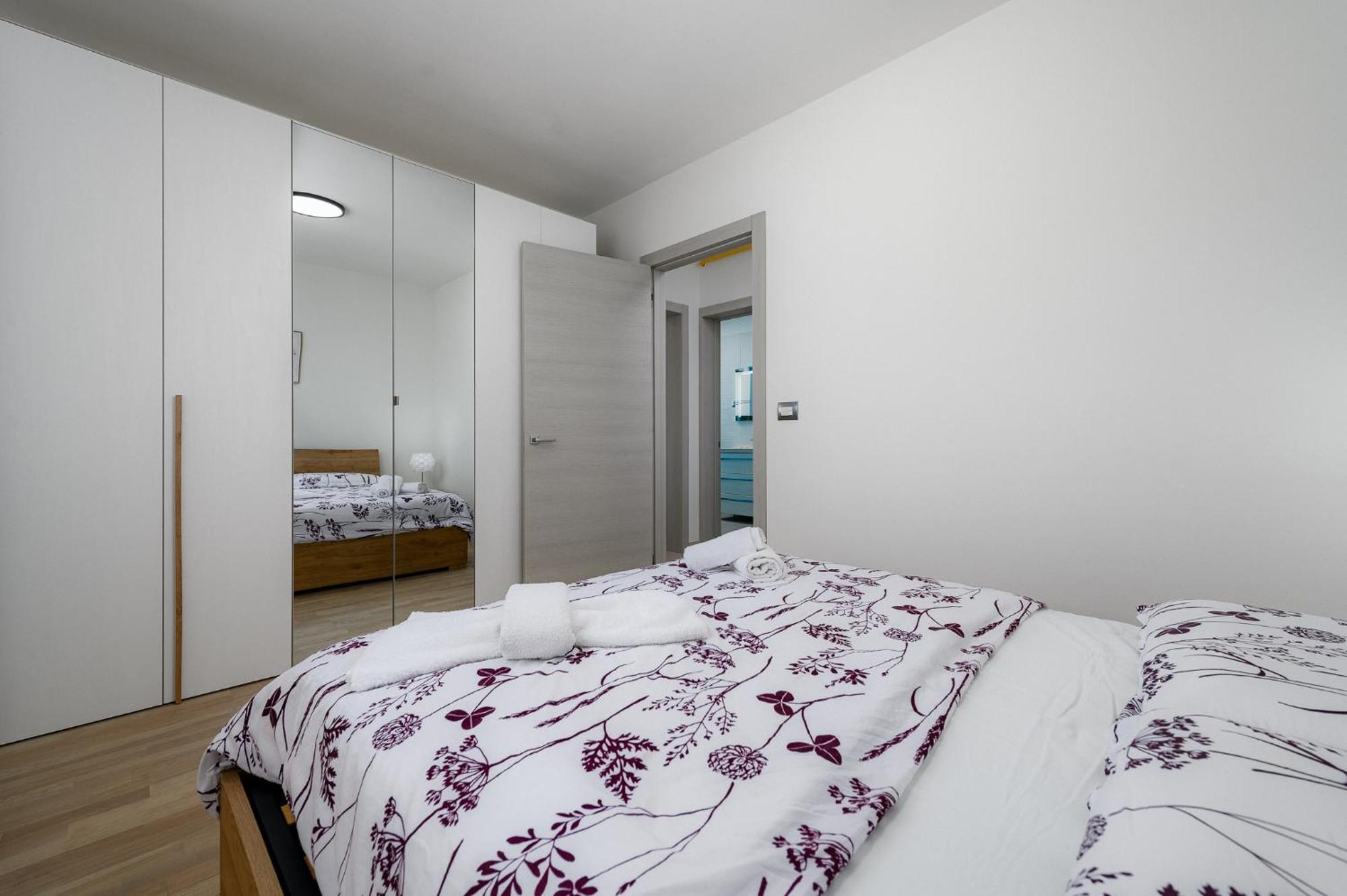 Stancija Amorozo 5 - Apartment N. 7 Пореч Экстерьер фото