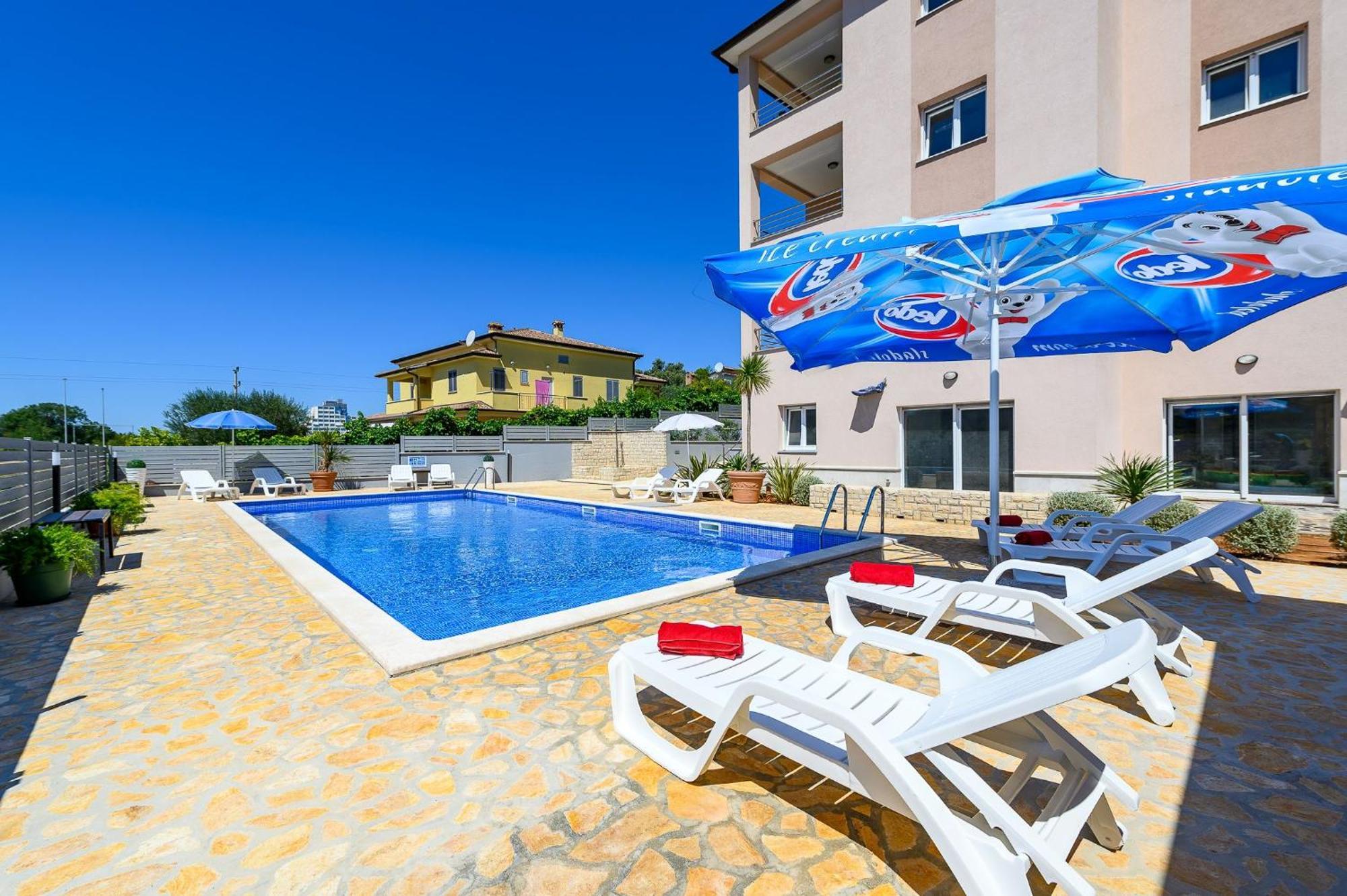 Stancija Amorozo 5 - Apartment N. 7 Пореч Экстерьер фото
