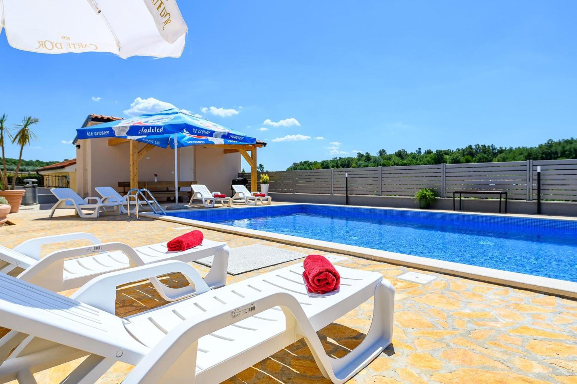 Stancija Amorozo 5 - Apartment N. 7 Пореч Экстерьер фото